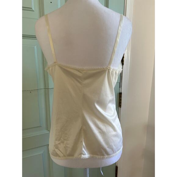 Vintage Cream Lace Camisole – Adjustable Straps - Picture 2 of 4